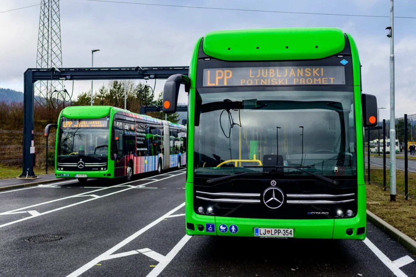 Ljubljana adds 35 Mercedes electric buses to LPP fleet