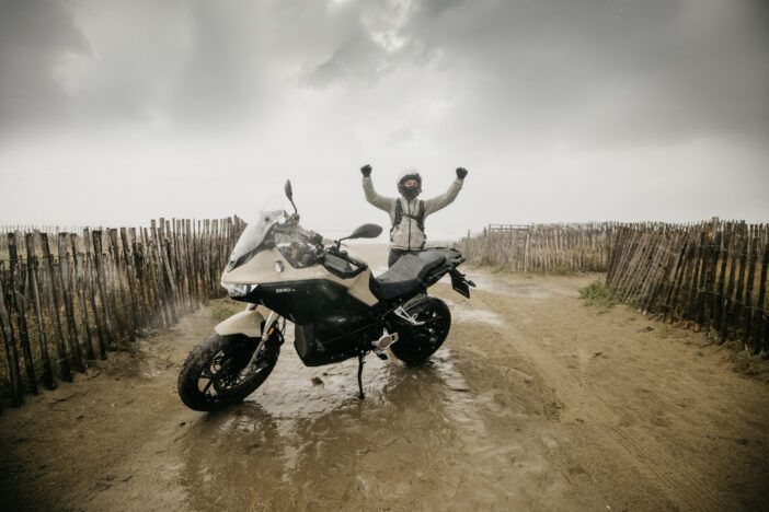 Zero DS electric motorcycle sets 271.23-mile single-charge Guinness World Record
